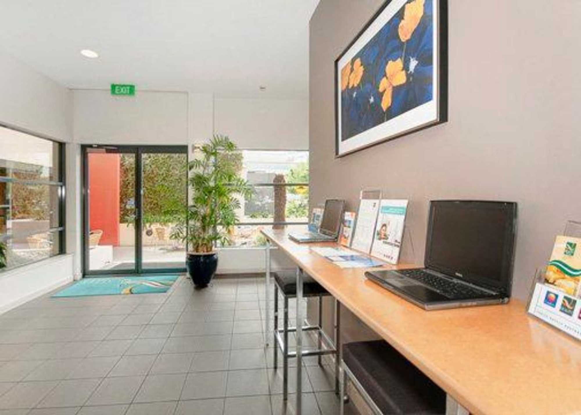 The Woden Hotel Phillip Facilities photo