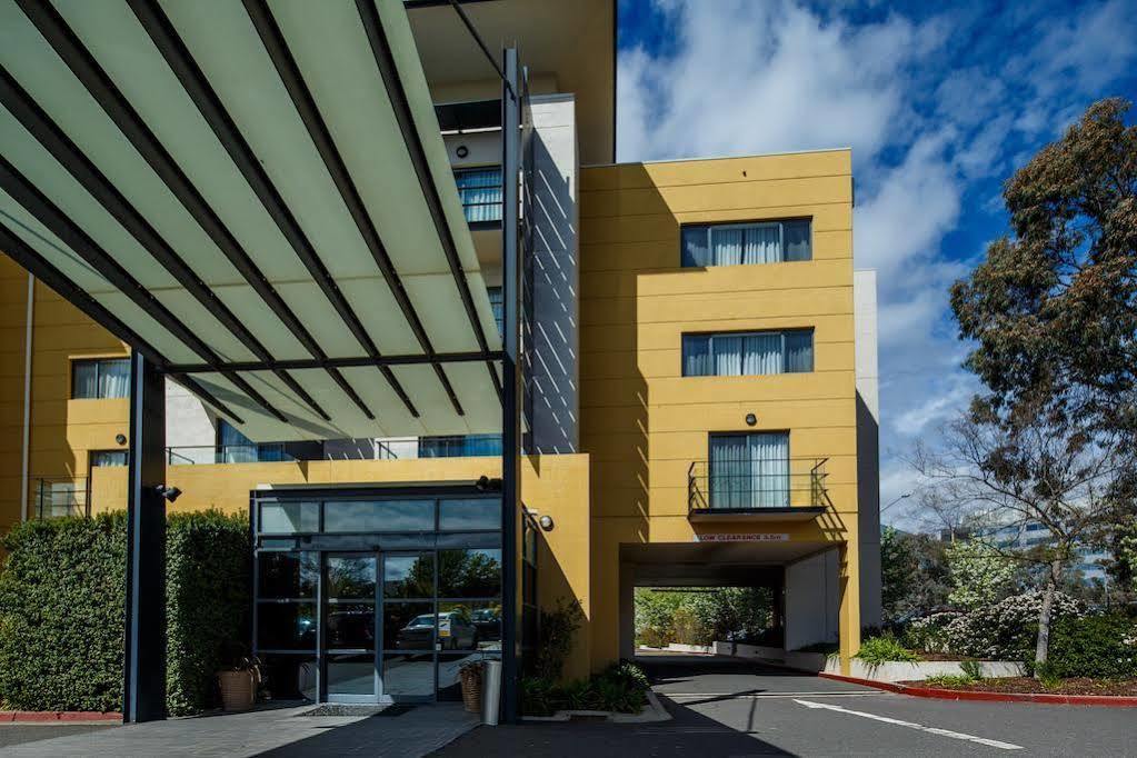 The Woden Hotel Phillip Exterior photo