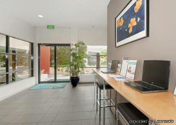The Woden Hotel Phillip Exterior photo